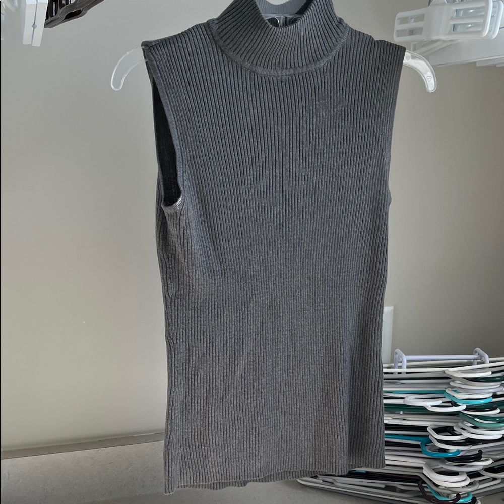 Dana Buchman Gray Ribbed Sleeveless Top